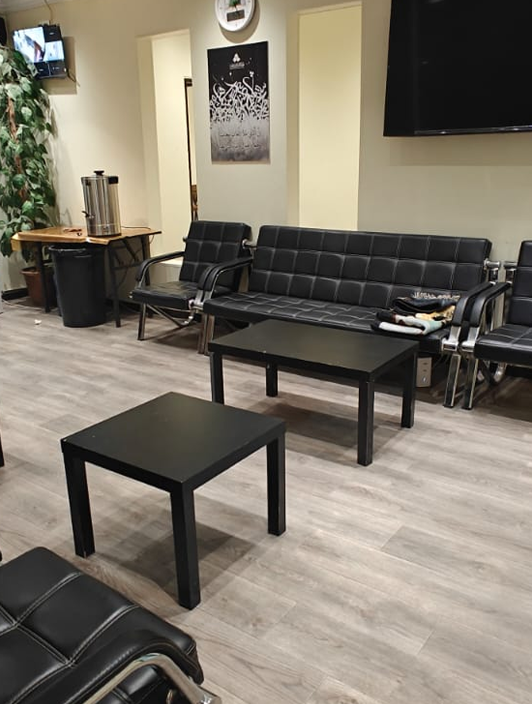 Medina Camps lounge with seating, tables, and learning space